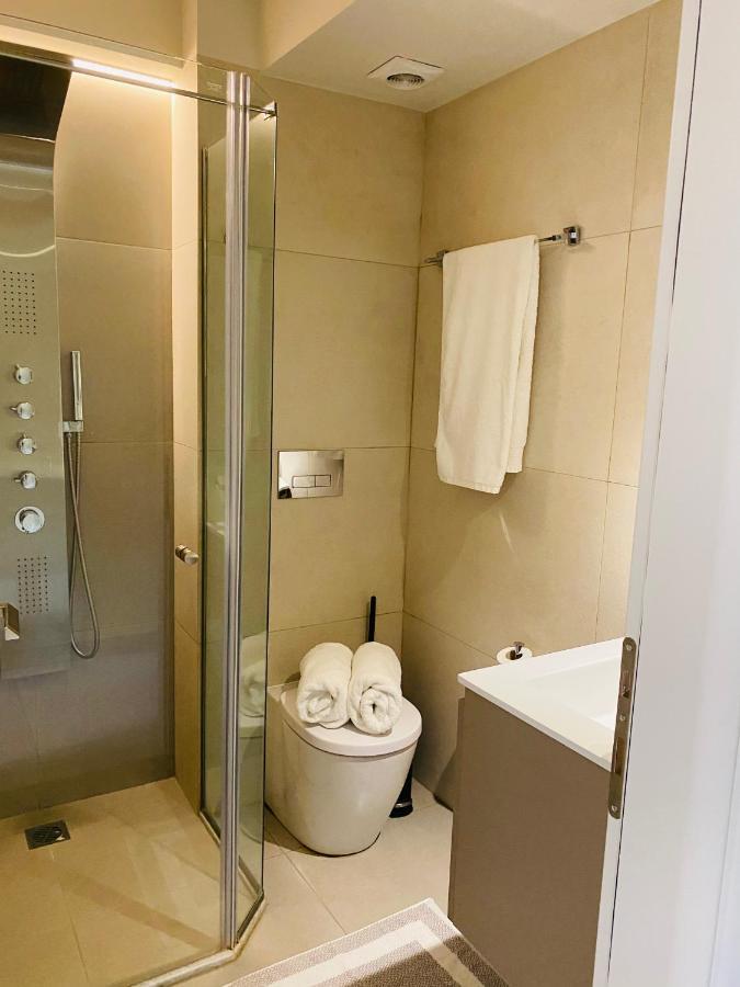 New 2Bd Aprt With Shared Rooftop Pool E2 أثينا المظهر الخارجي الصورة