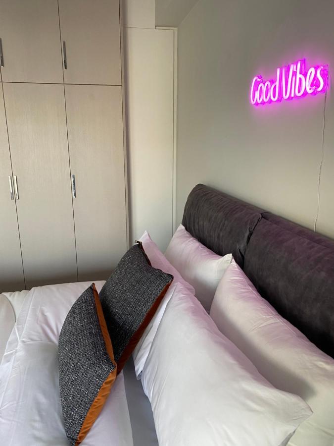 New 2Bd Aprt With Shared Rooftop Pool E2 أثينا المظهر الخارجي الصورة